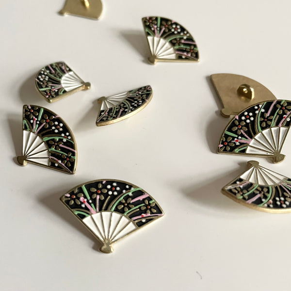 Metal Fan Shank Button