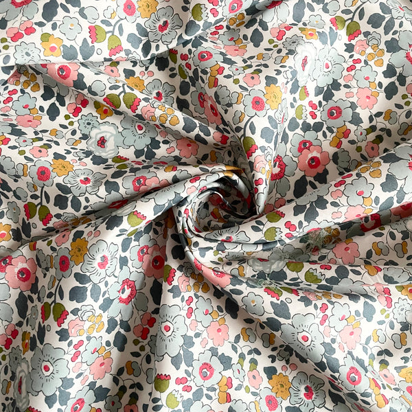 Liberty Fabrics Classic Tana Lawn : Betsy P