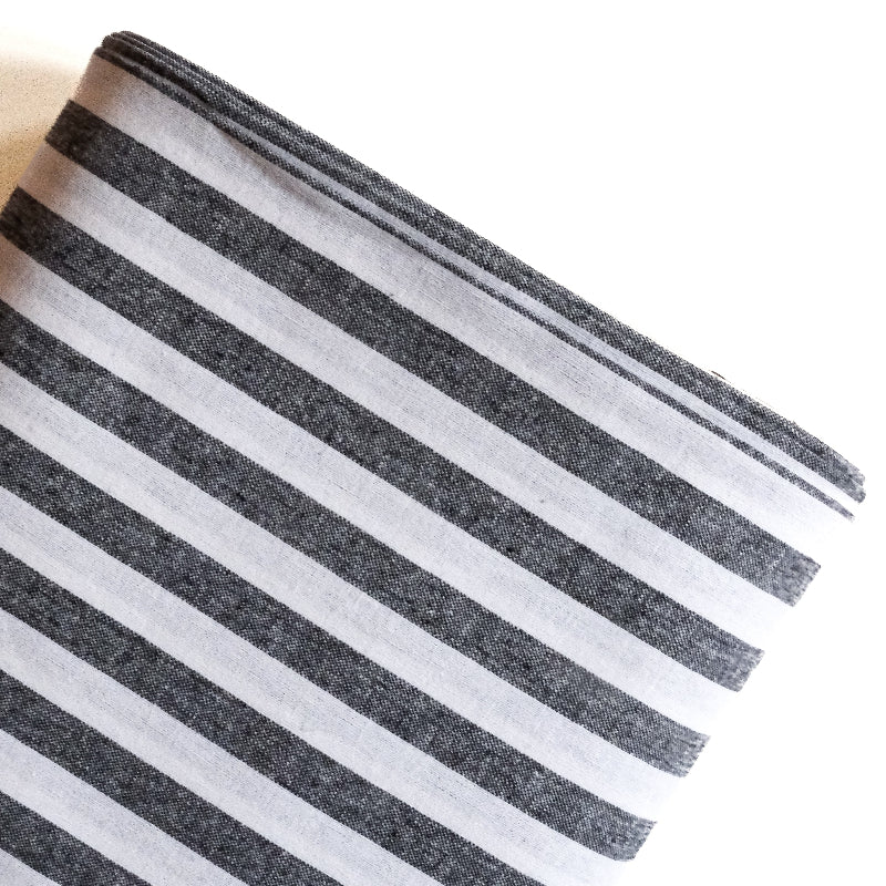 Robert Kaufman Yarn Dyed Essex Linen black and white stripe