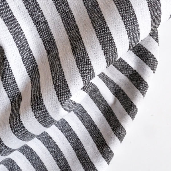Robert Kaufman Yarn Dyed Essex Linen black and white stripe
