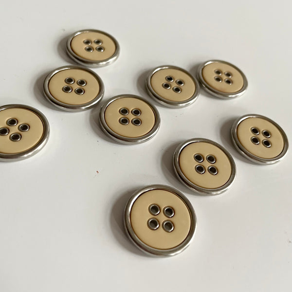 Metal / Plastic Four-Hole Button