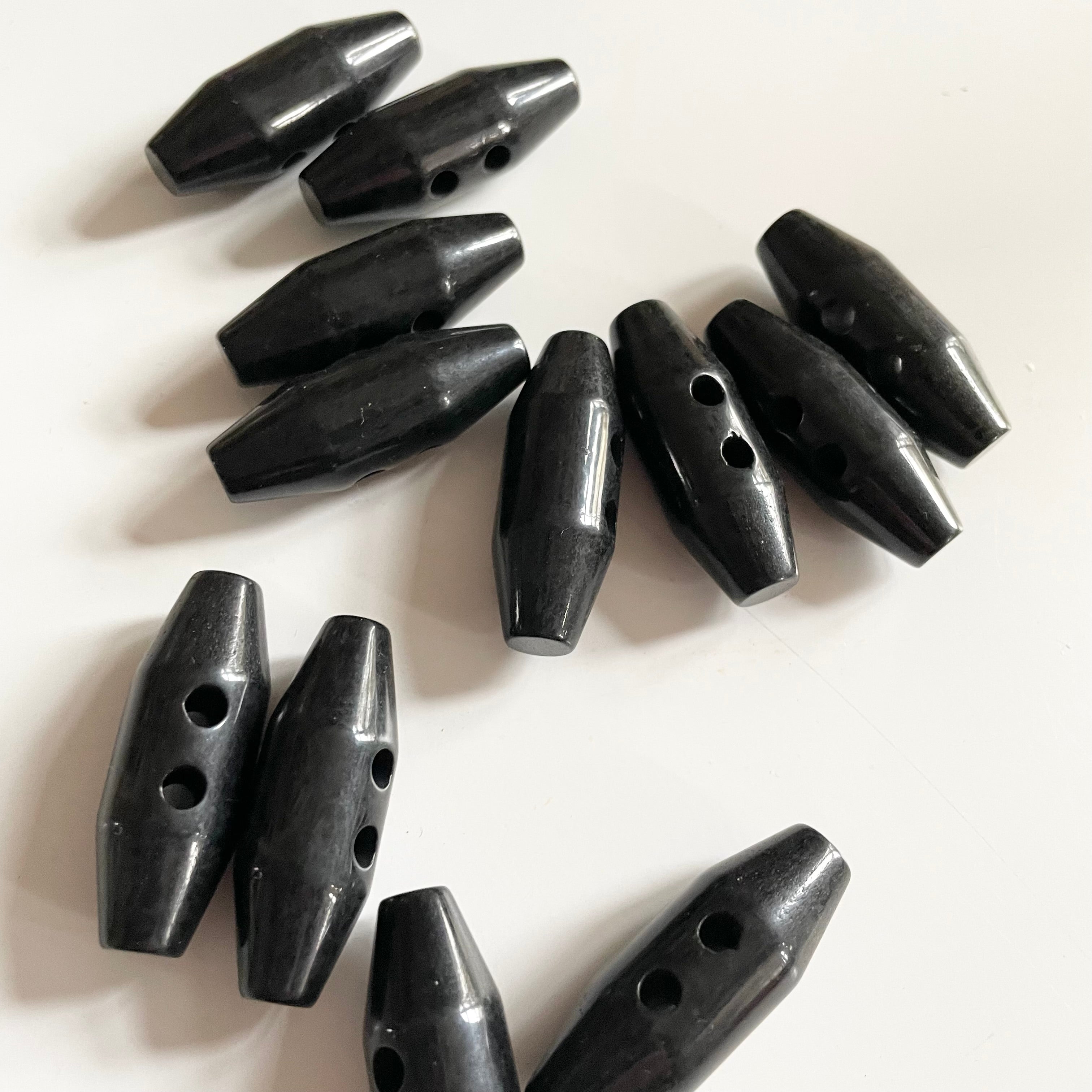 Plastic Toggle - Navy