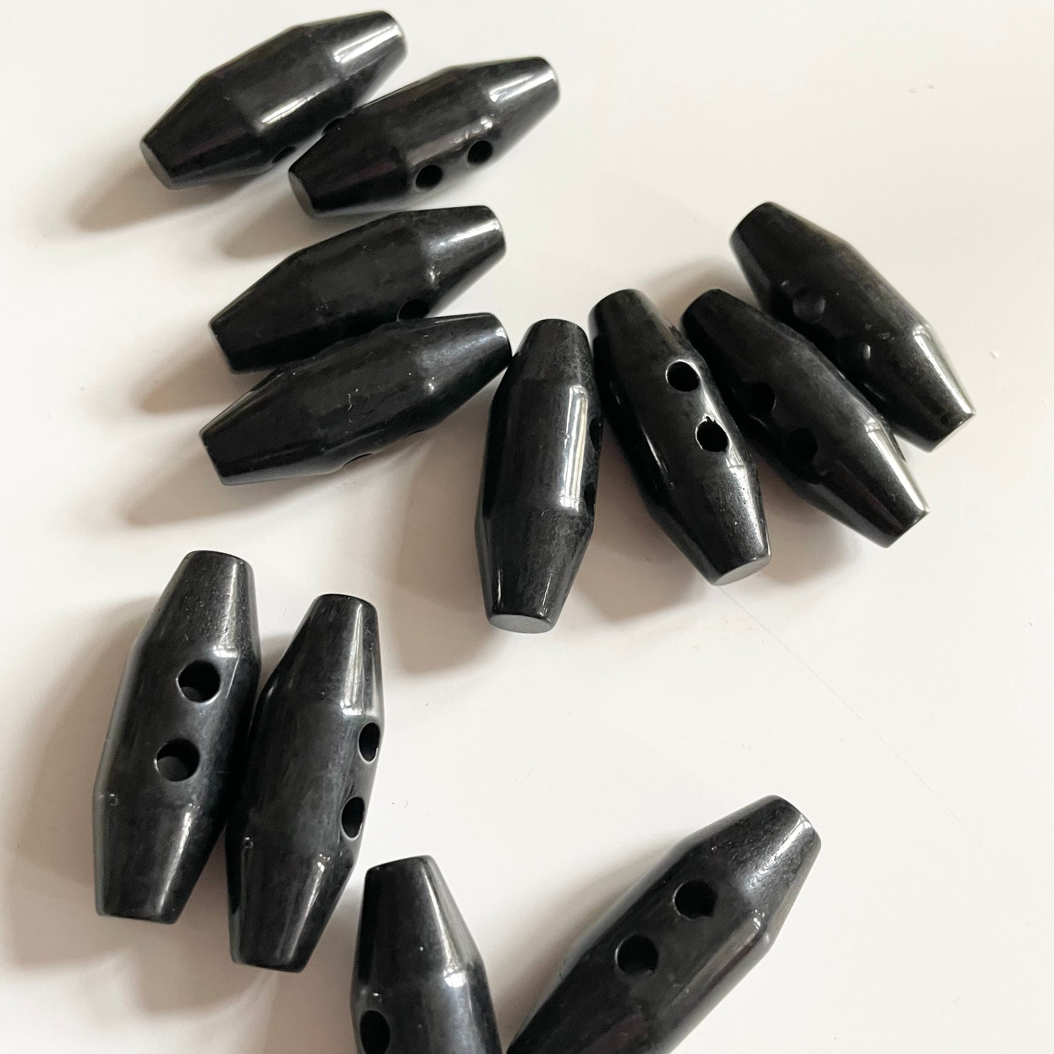 Plastic Toggle - Navy