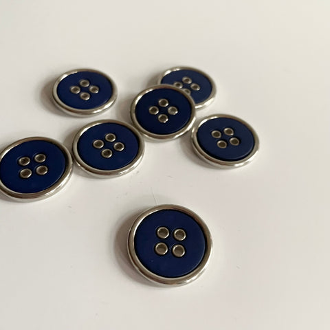 Metal / Plastic Four-Hole Button