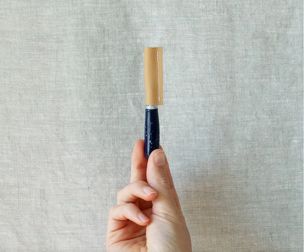 Armour Mercantile : Ceramic Handle Seam Ripper