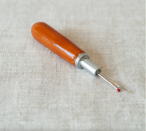 Armour Mercantile : Ceramic Handle Seam Ripper