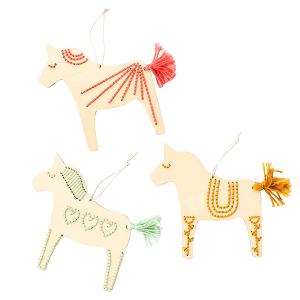 Cotton Clara : Dala Horses Embroidery Board Kit