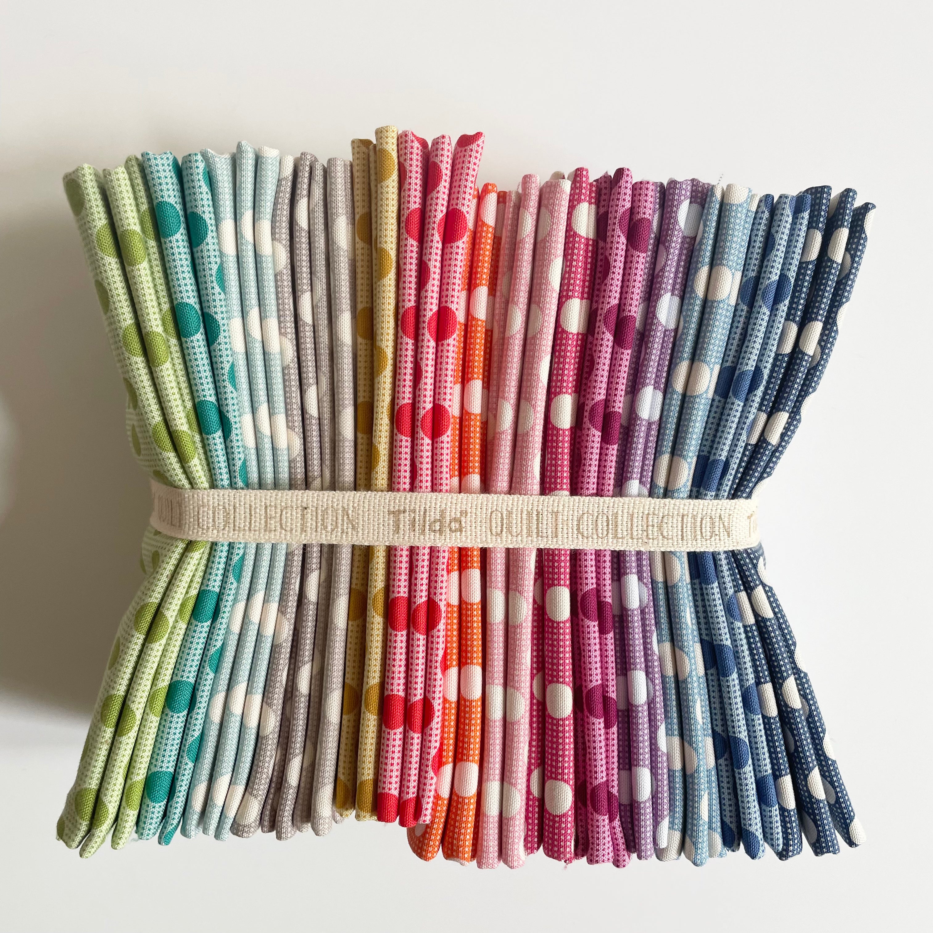 Tilda : Medium Dots Fat Quarter Bundle