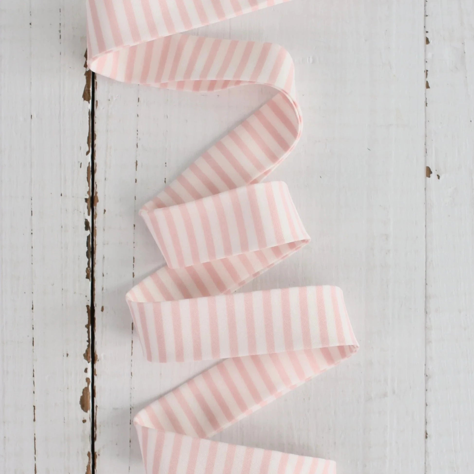 Double Fold Bias Binding : Delicate Pink Stripe