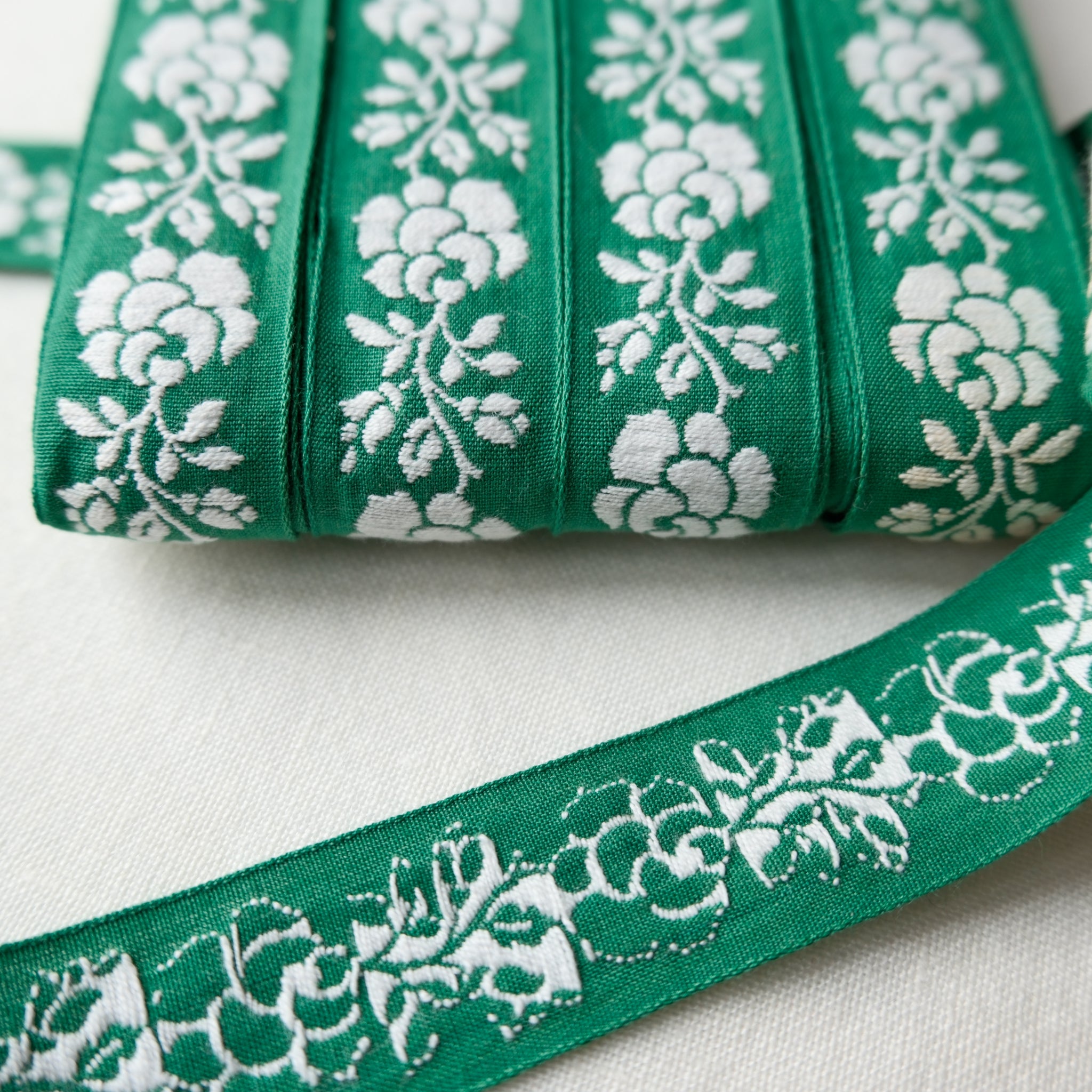 Vintage Ribbon - White and Green Floral Jacquard