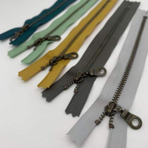 Wonesifee Metal Zippers 12pcs #3 Antique Brass Close-end Non-Separating  Zippers Assorted Color for Purses Bags Pockets Handbags DIY Sewing  15cm/6inch