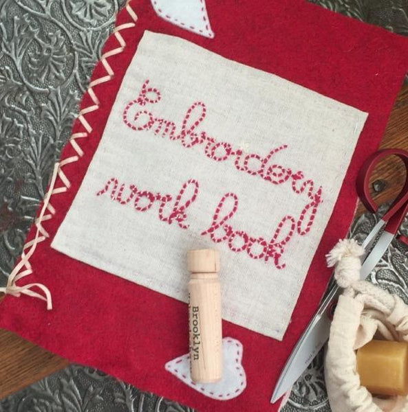 Un Chat Embroidery Kit : workbook