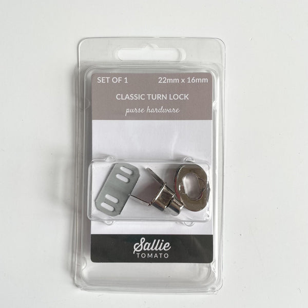 Sallie Tomato : Small Classic Turn Lock