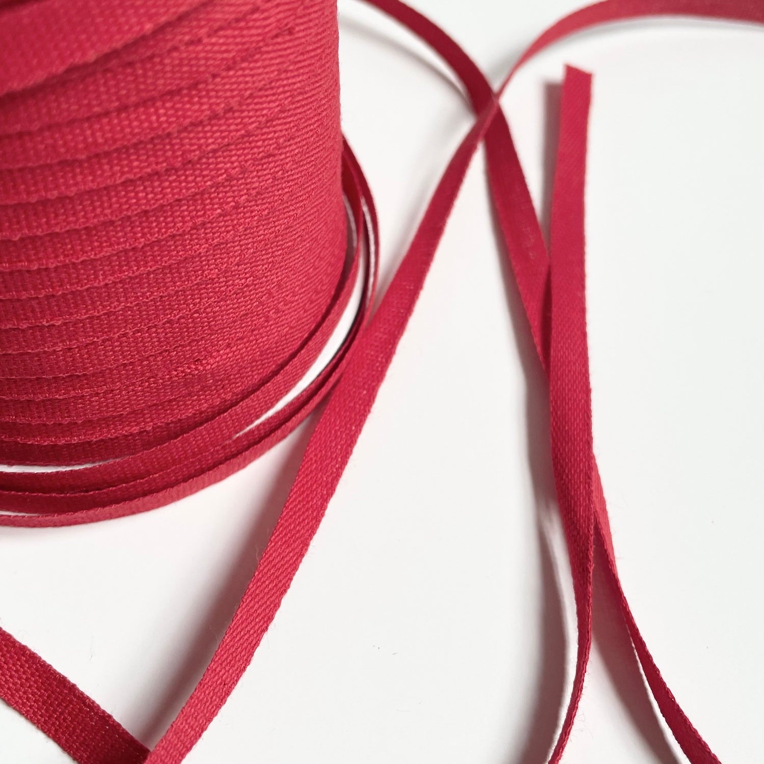 Studio Carta : Narrow Tight Weave Cotton Ribbon - Red