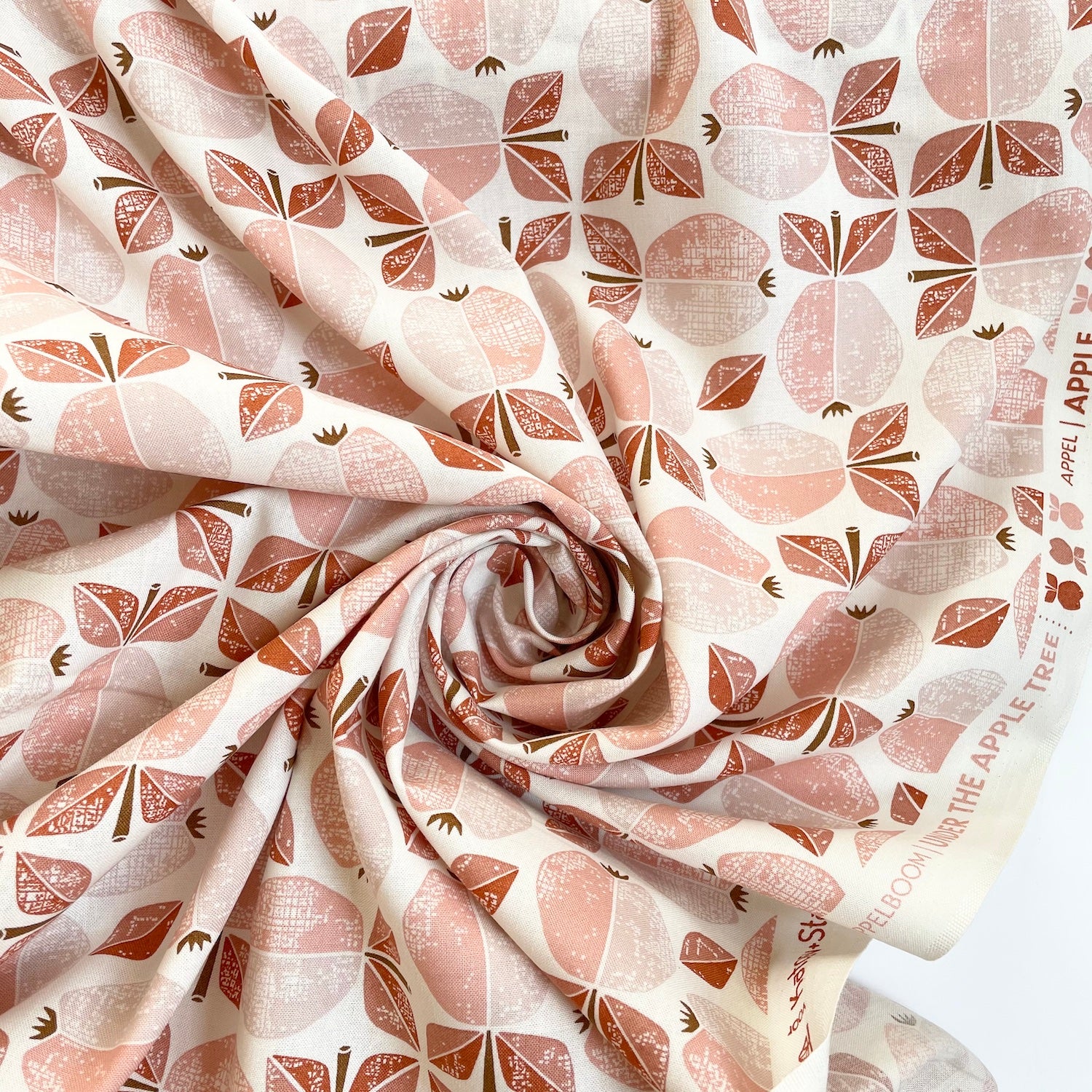 Cotton + Steel : Under the Apple Tree - Apple Red