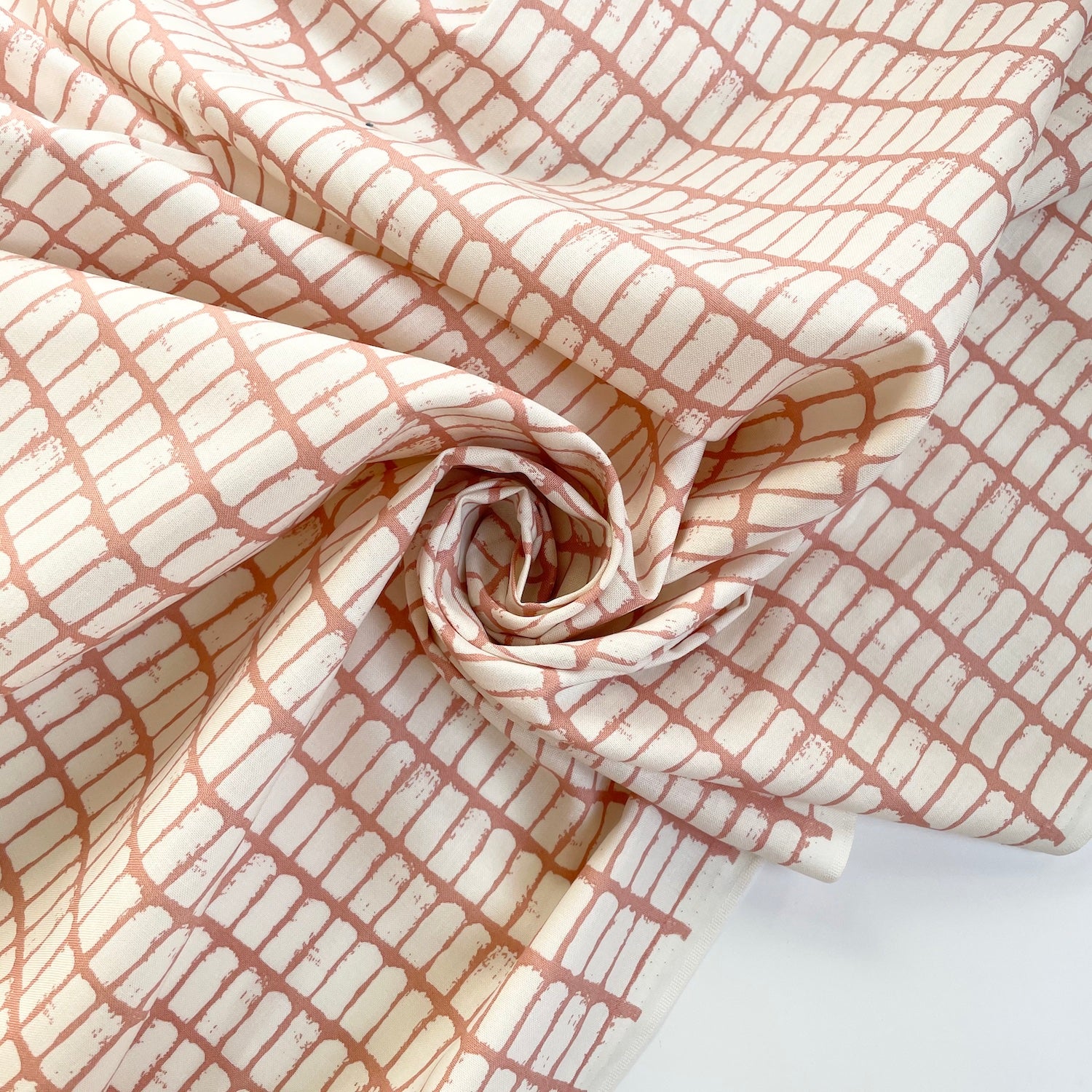 Cotton + Steel : Under the Apple Tree - Grandmother's Apron Soft Pink
