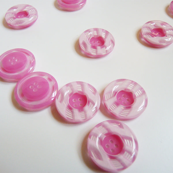 Plastic Drizzle Button - Pink