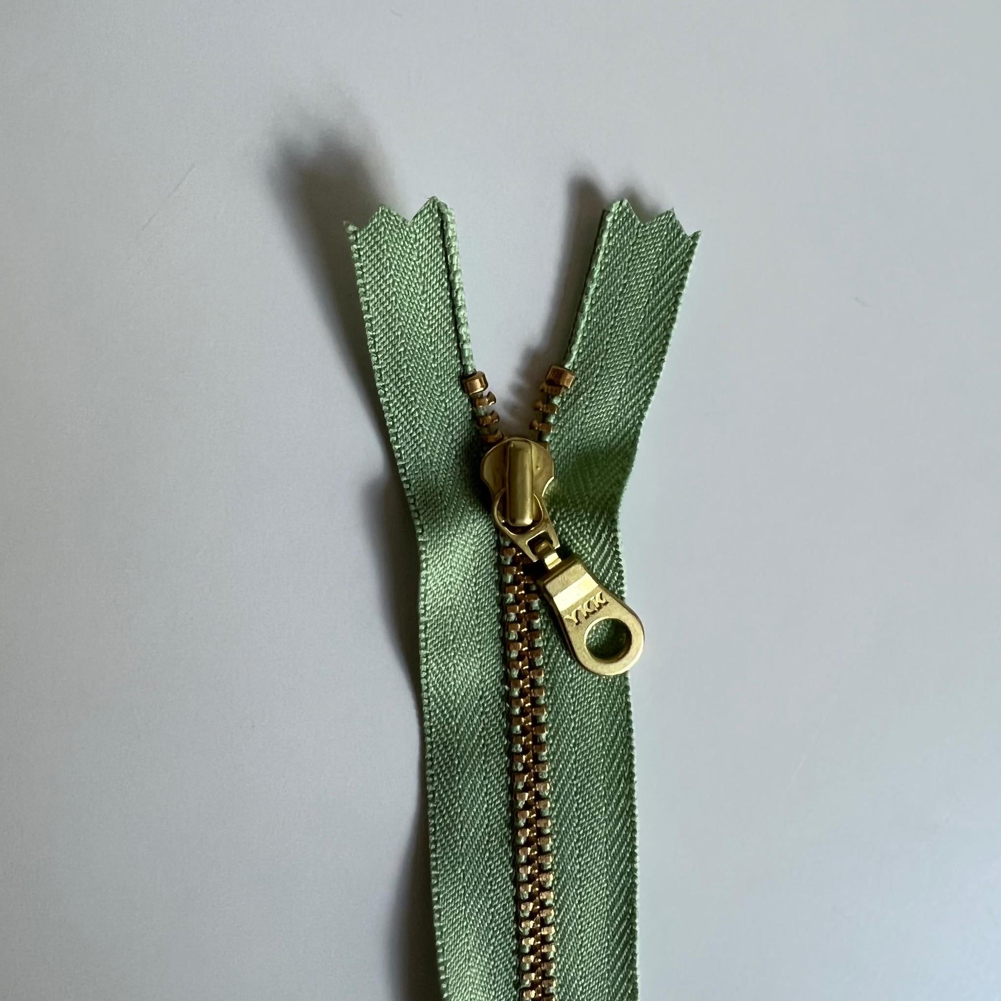 Six-inch Brass Gold Donut-pull Zippers