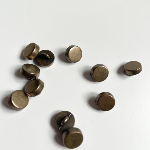 Flat Cap Shank Button - Antique Brass