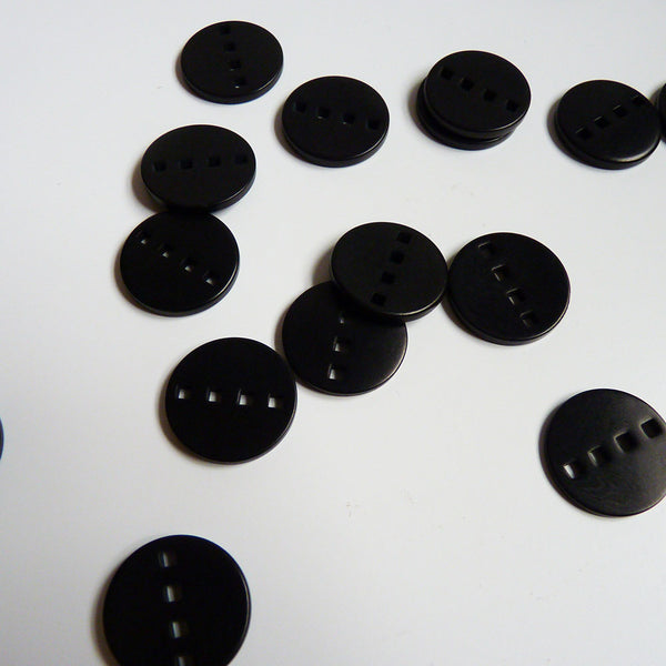 Corozo Pebble Button - Black