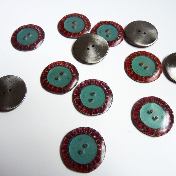 Recycled Bottle Cap Crown Button - Red / Blue