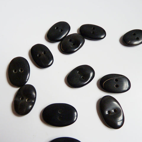 Oval Horn Button - Black