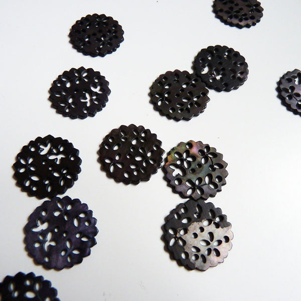 Lasercut Pearl Button - Black Doily