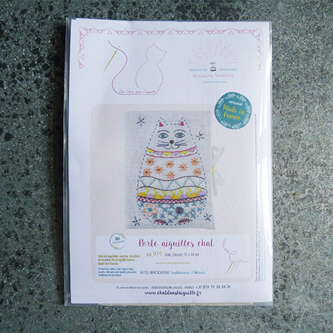 Un Chat Embroidery Kit : Cat Needle Case
