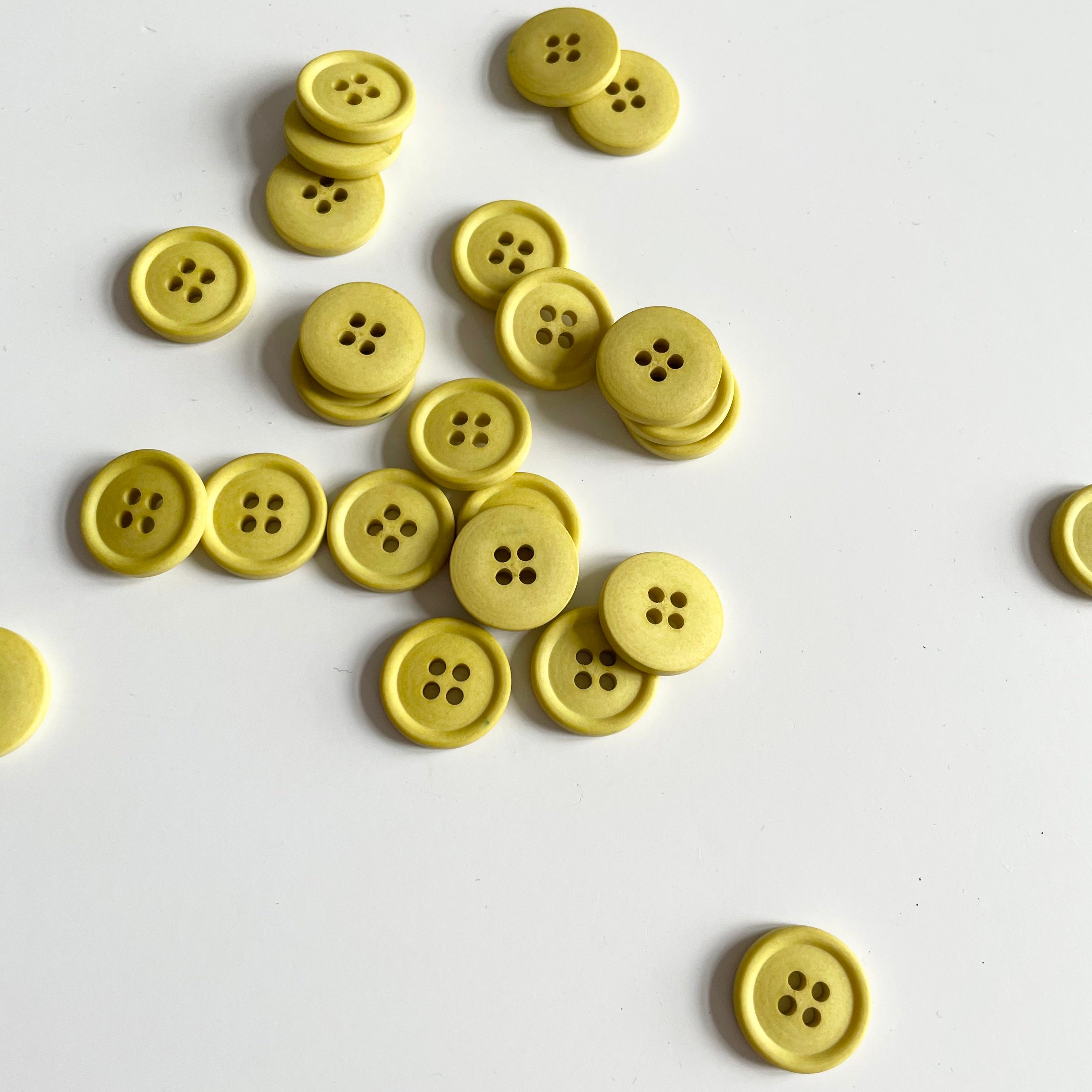 Merchant & Mills : Cotton Buttons - Mr Citrus