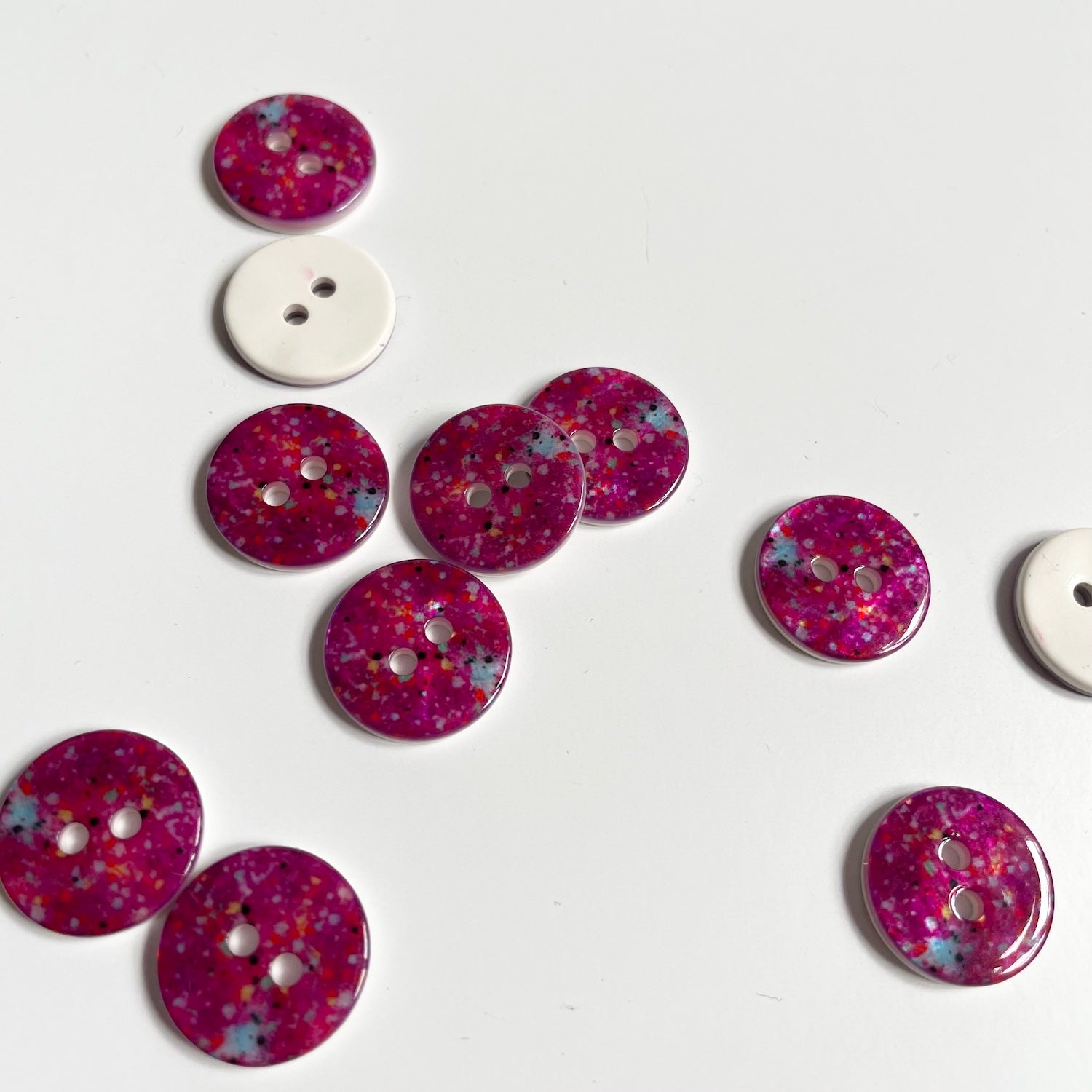 Plastic Confetti Button - Magenta
