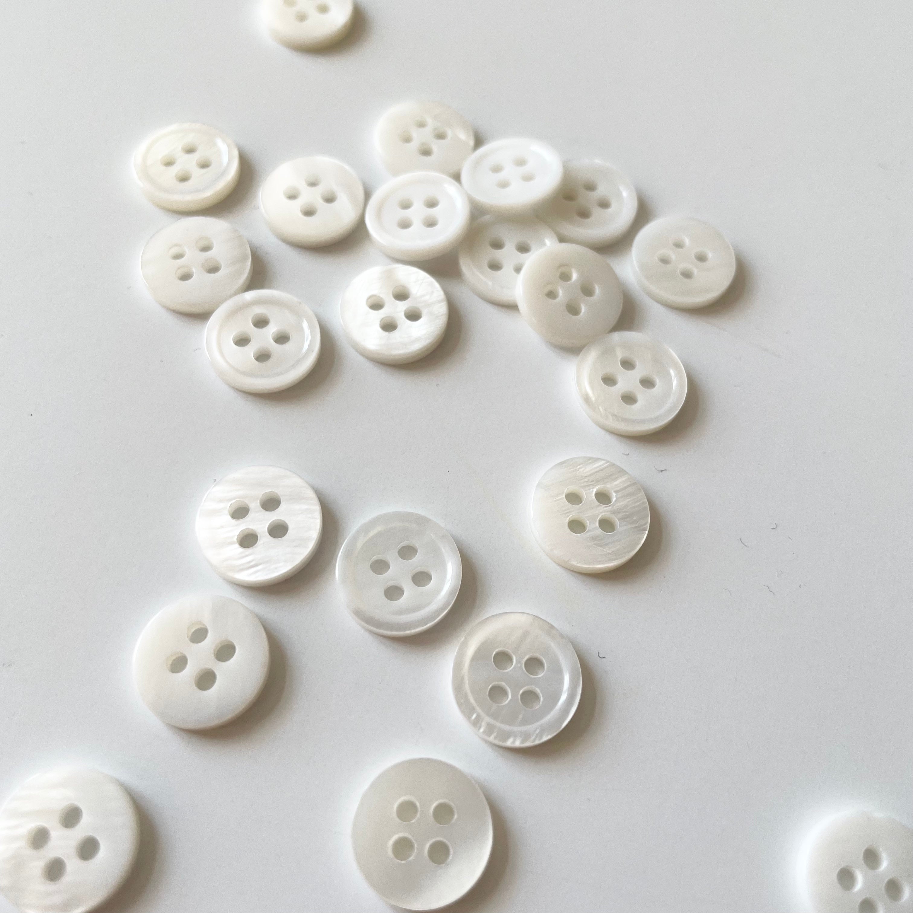 River Shell Shirt Button - White