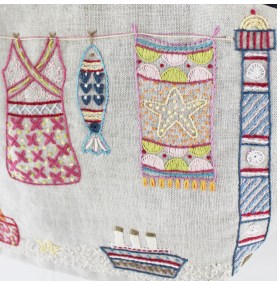 Un Chat Embroidery Kit: Tie Top Bag