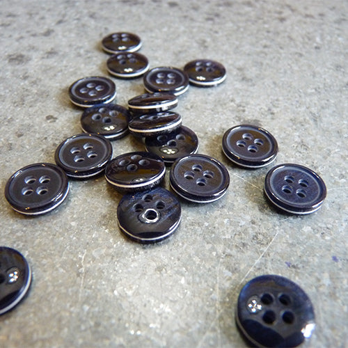 sandwiched 4 hole plastic button navy white