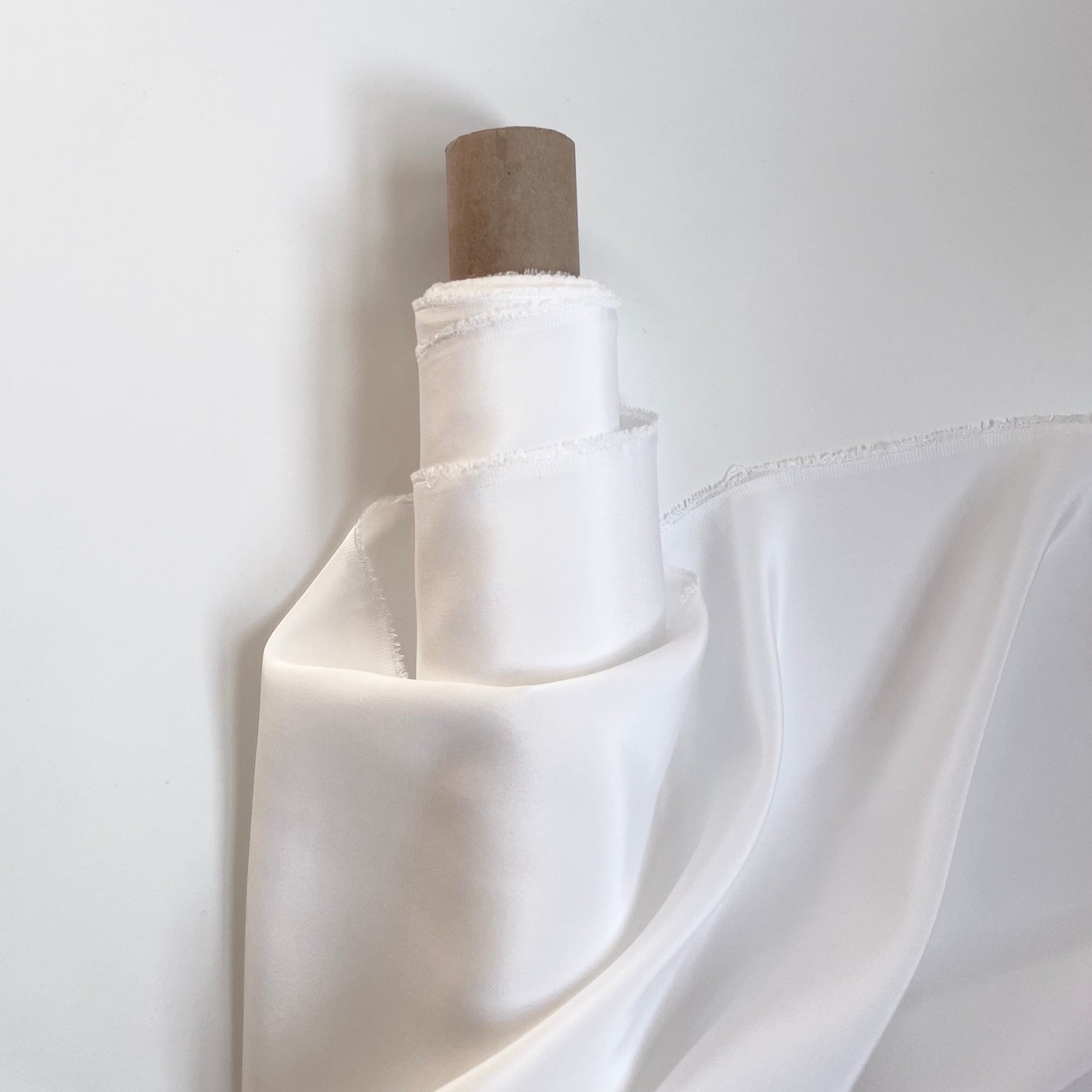 White Silk Crepe De Chine Fabric by The Yard - China 100 Pure Silk Crepe De  Chine Fabric for Dress and 100% Silk Fabric White price