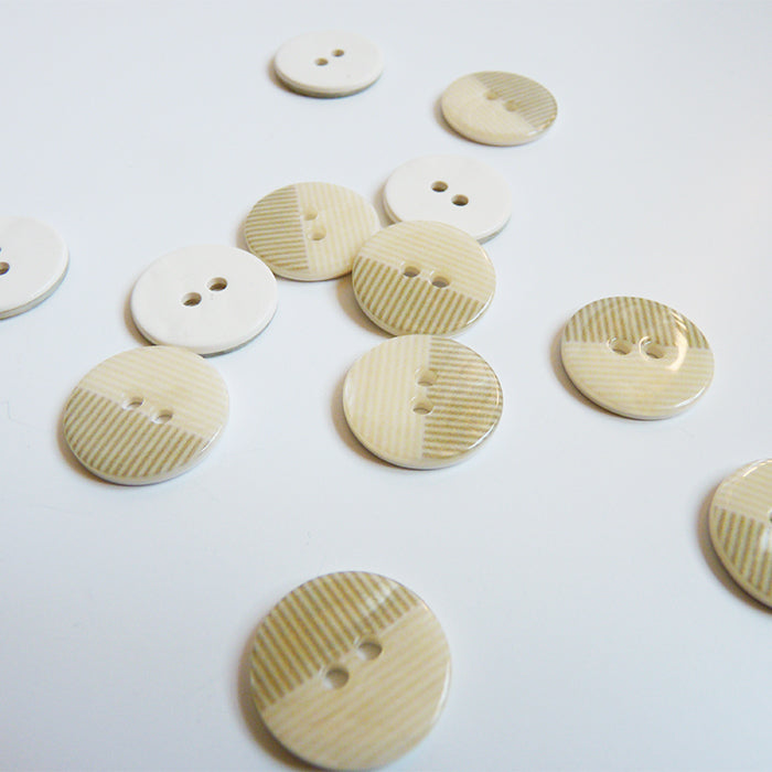 Striated Plastic Button - Green