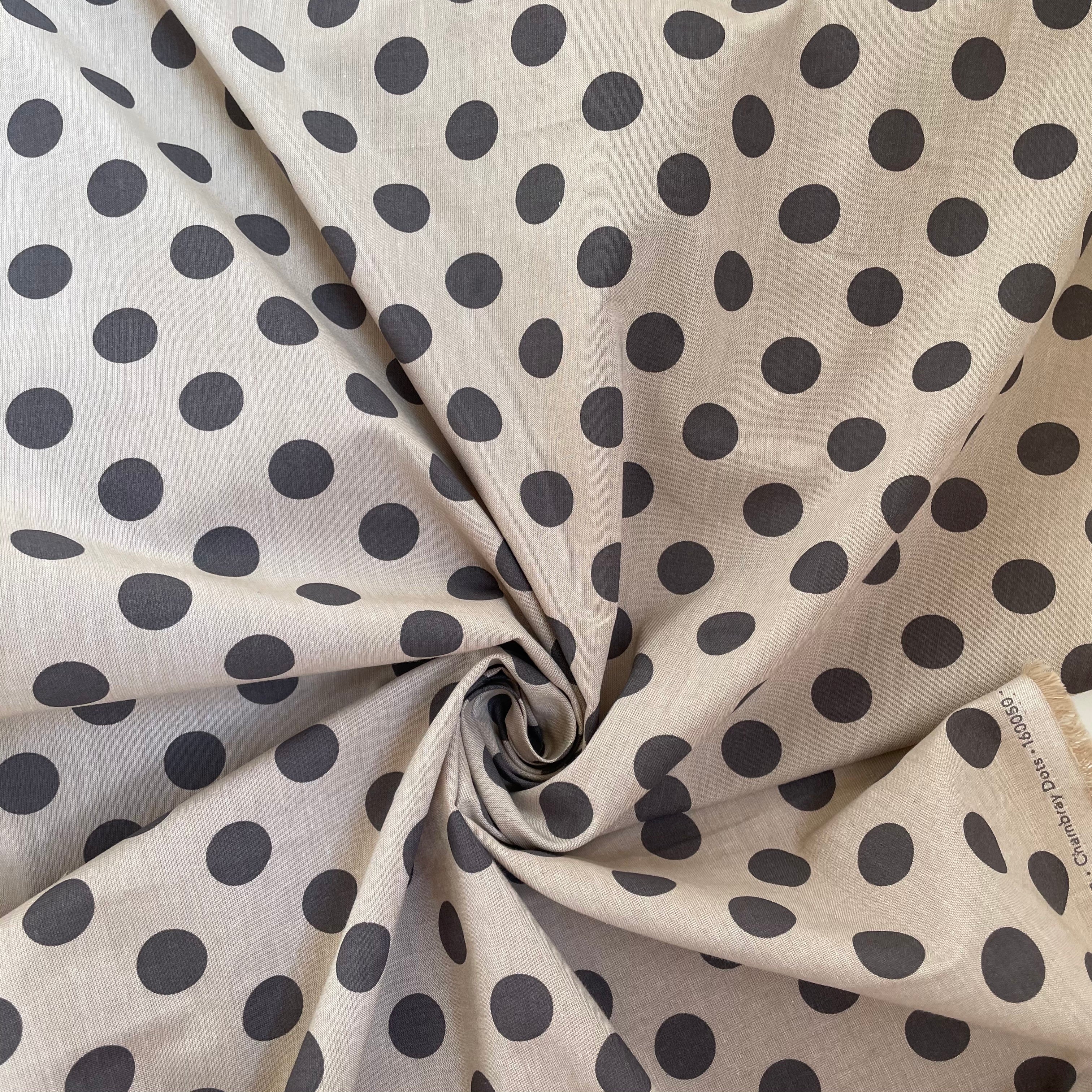 Tilda Fabrics : Chambray Dots - Charcoal