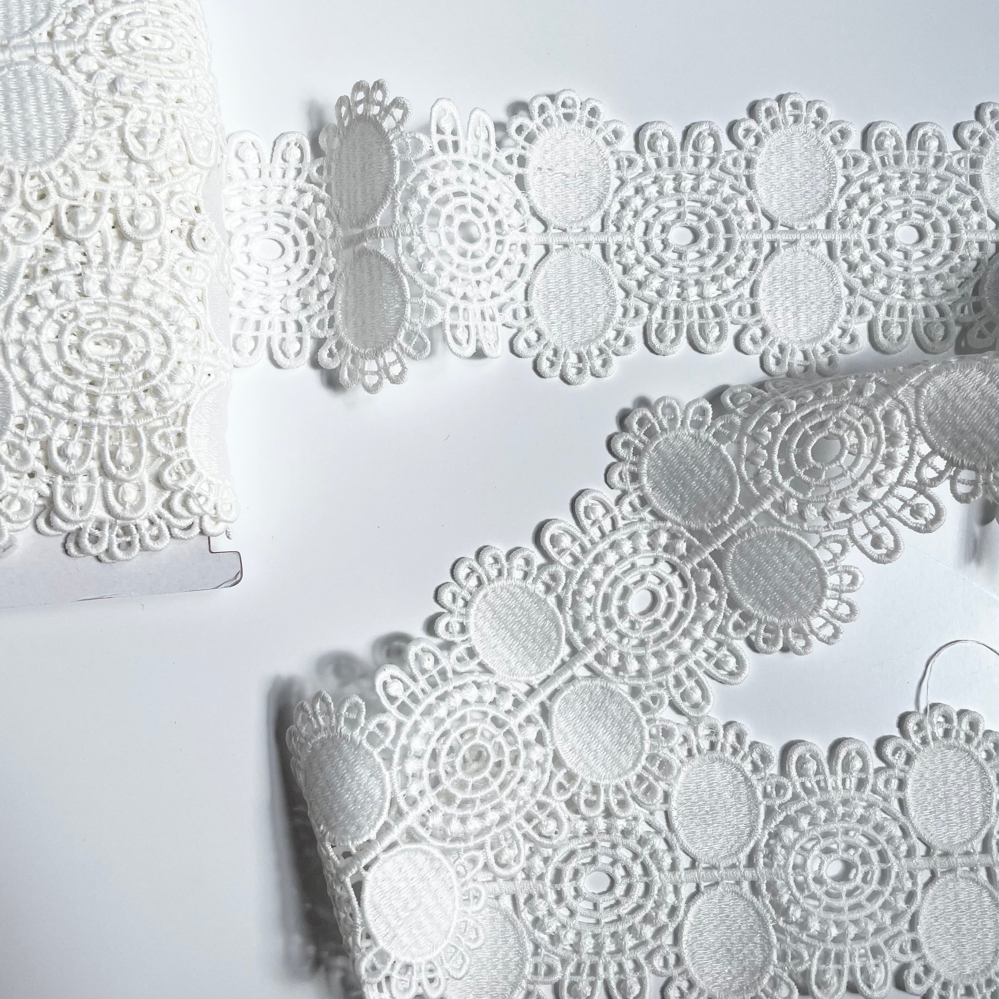 Guipure Lace - Flowers and Ovals White