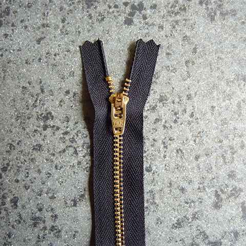 Notion – Tagged zipper – Bolt & Spool