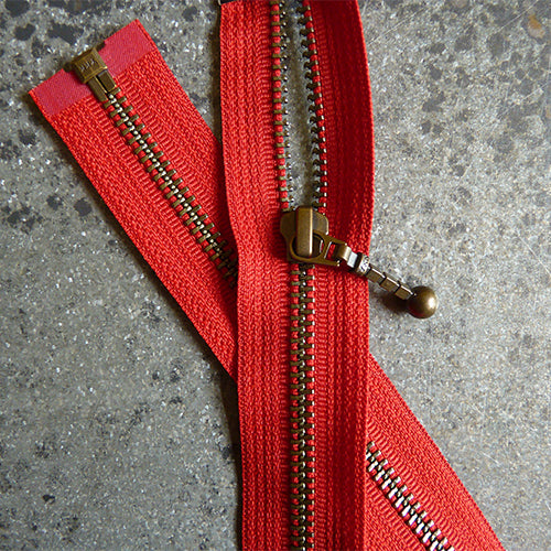 ykk 22 in separating zipper red